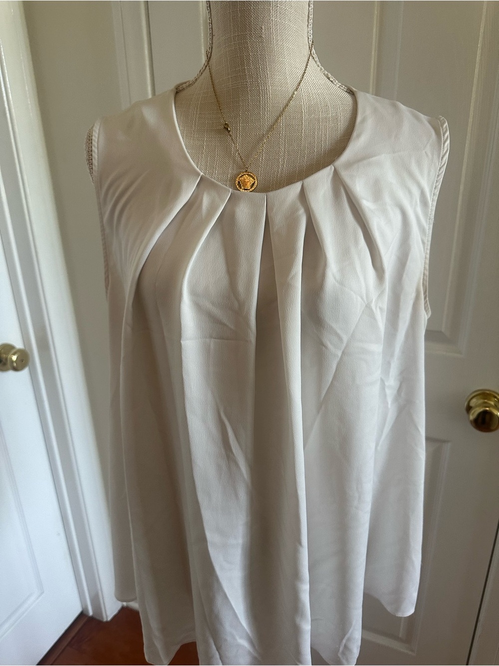 Jaclyn Smith Sleeveless Pleated Scoop Neck Camisole — Cream